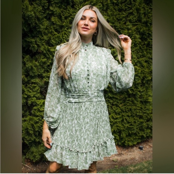 Ivy City Co Dresses & Skirts - Ivy City Co. BRYNLEY Mini Dress Green Floral Small